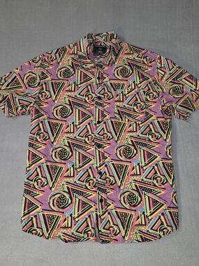 Super Massive 80s Style Geometric Short-Sleeve Button-Down Shirt